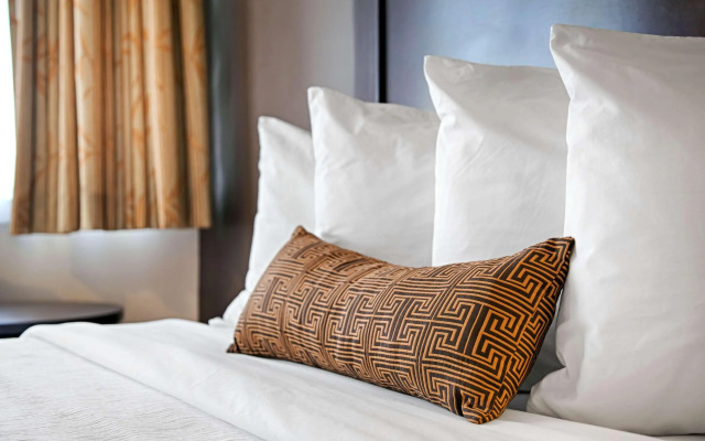 Best Western Diamond Bar Hotel & Suites