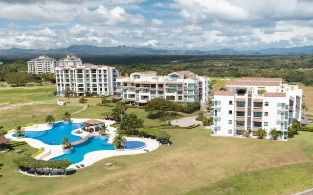 The Seashells Beach Condo by Acomodo