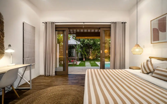 Villa Moju by Alfred in Bali - Tropical 3BR Escape w Private Pool Lush Garden in Bumbak Canggu – Guest Rooms – Kerobokan