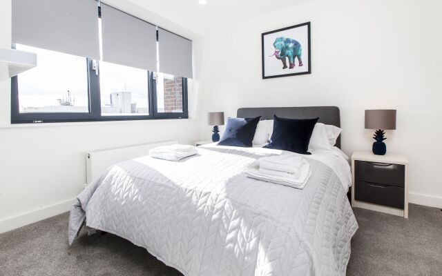 City Stay Apartments - Platform