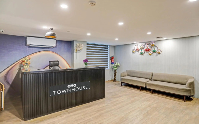 Townhouse Aerosky Grand Near Dwarka Sector 21 Metro Station