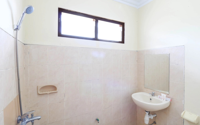 Super OYO 1654 Maha Bharata Kuta Inn