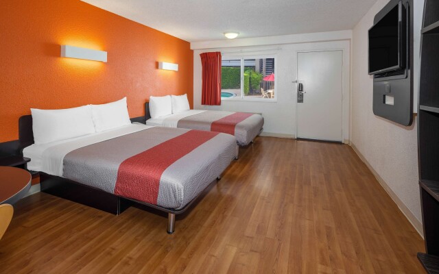 Motel 6 Anaheim Maingate