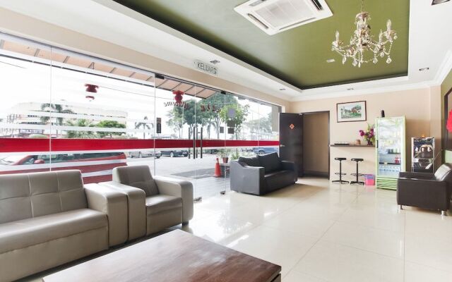 OYO 89518 Sejati Hotel