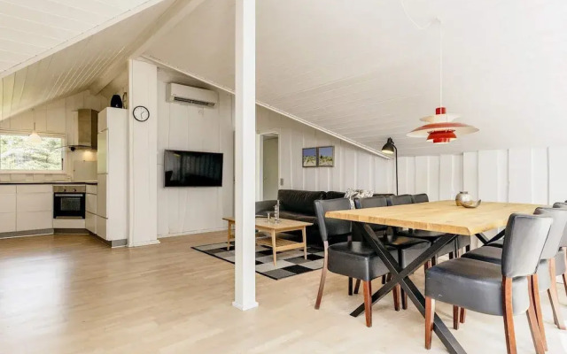 6 Person Holiday Home in Jerup