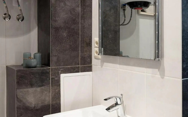 FRIENDS HOUSE on SQUARE RYNOK