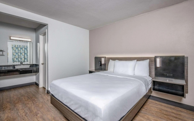 Motel 6 Euless, TX - Dallas