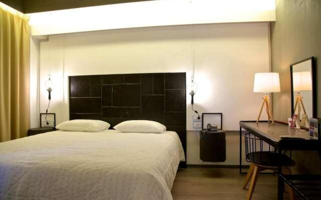 Adonis City Hotel