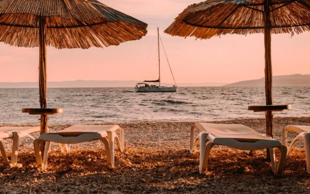 Romana Beach Apartments