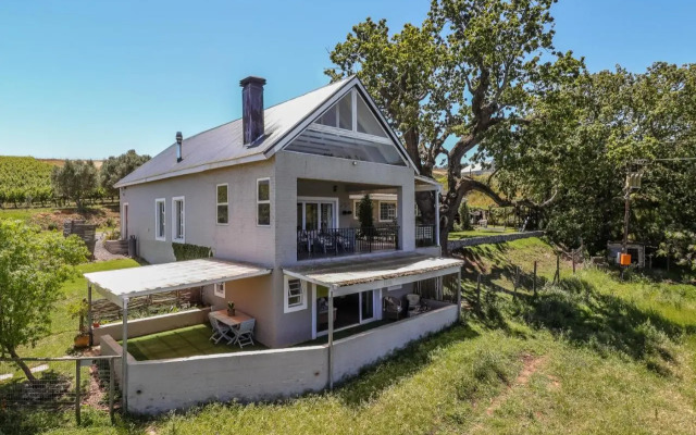Wildlife Retreat on a Wine-Farm