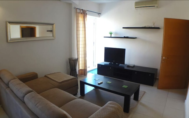 Eri Apartment E004