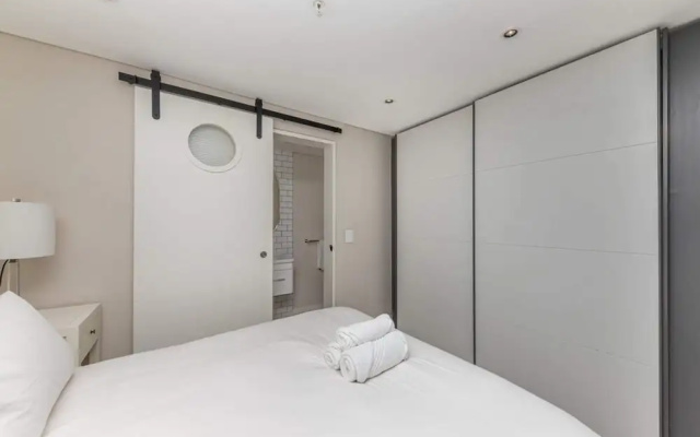 Stylish Minimalist Studio in Central Cape Town