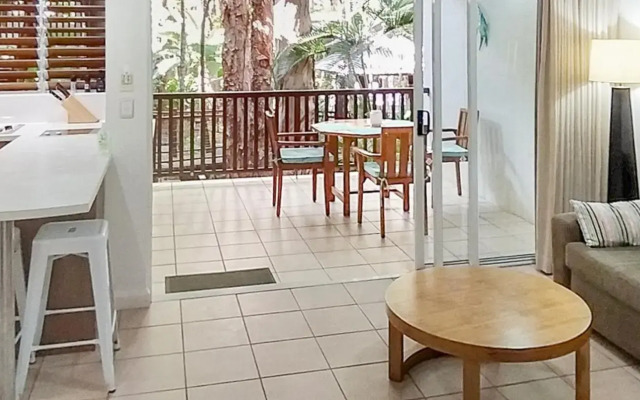 REEF RETREAT APARTMENTS PALM COVE Unit 12