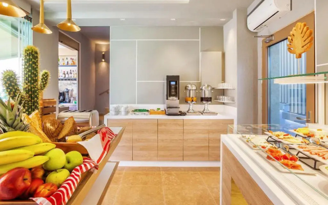 Pefki Deluxe Residences