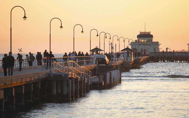 Saint Kilda Beach Hotel (formerly Rydges St Kilda)