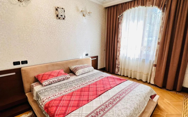 SPACIOUS Apt in Yerevan with JACUZZI Near Opera