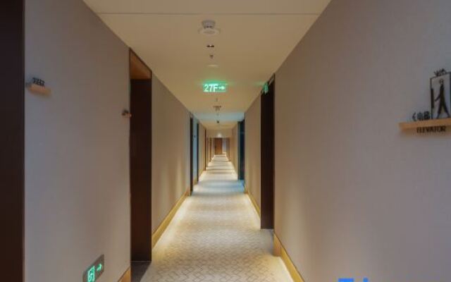 JI Hotel (Nanjing Aoti Guoji Bolanzhongxin Jinrongcheng)