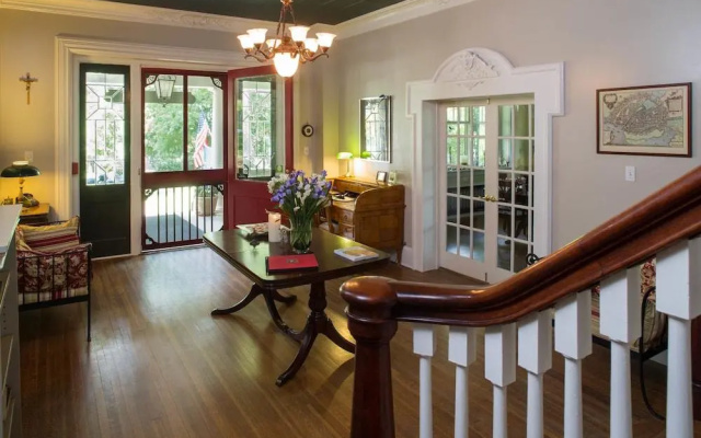 Sweet Biscuit Inn