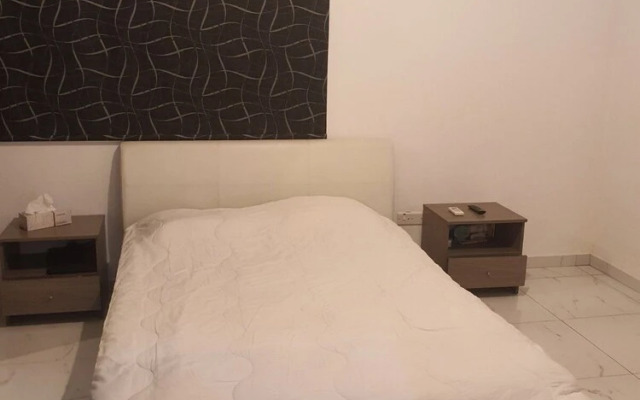 Immaculate 2-bed Apartment in Larnaca