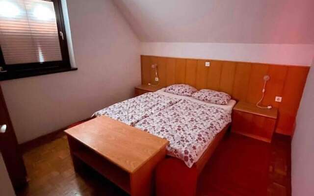 Lovely 2-bedroom House in Terme Catez