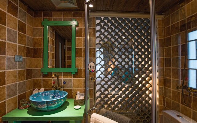 Secret Courtyard Resort Hotel