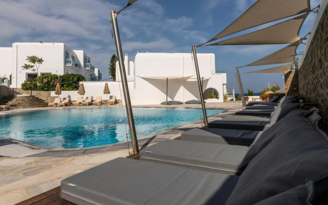 Poseidon Hotel & Suites
