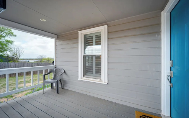 Pet-friendly Texas Retreat w/ Deck & Gas Grill!