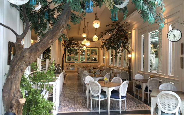 Noor Hotel