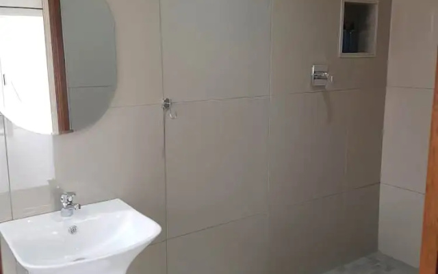 Azaria Guesthouse
