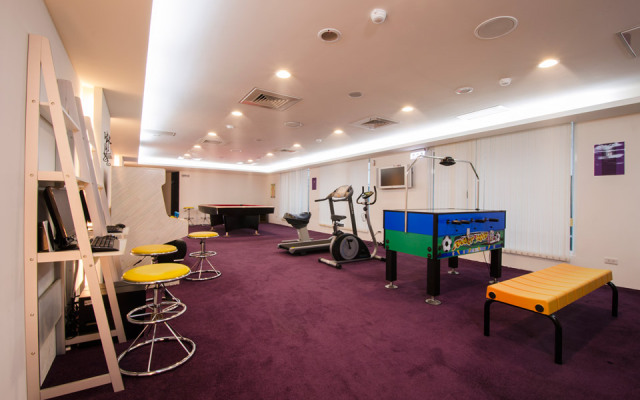 Yanold Fashion Spring House