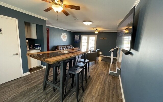 Talkin Tackle Outfitter and Lodge