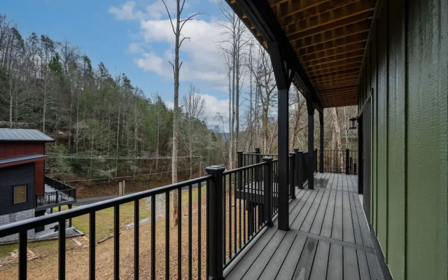 Game Room-hot Tub-10 Mins to Downtown Gatlinburg