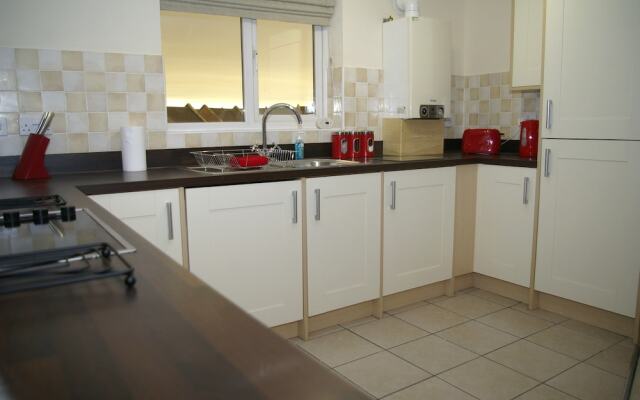 Blackburn Lodge 2-Bedroom Flat