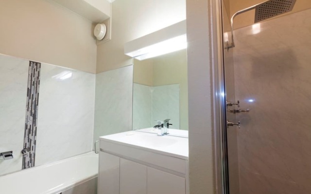 Summit 9 - Modern and stylish newly renovated apartment