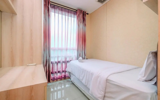 Nice And Comfort 2Br Apartment At Woodland Park Residence