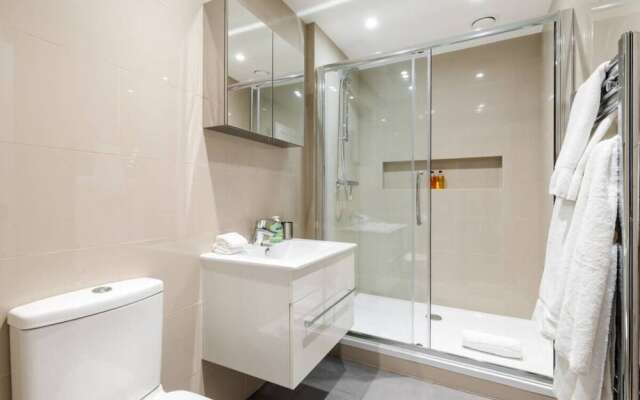 4 Bed House Central London Sleeps 8