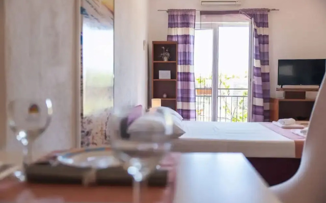 Tranquil and Stylish Apartment Kastel Novi
