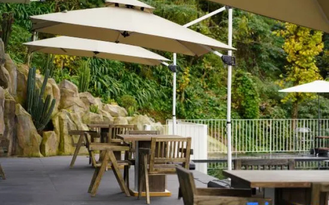 Mount Qingcheng · Moon Close to People Cliff Private Hot Spring Boutique Stay – Outside – Chengdu