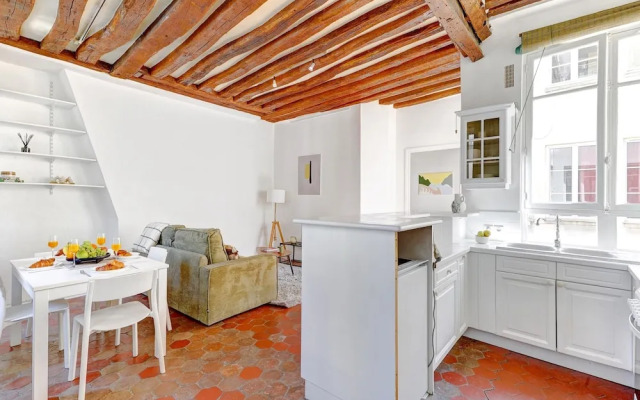 Charming 1BR Near Latin Quarter