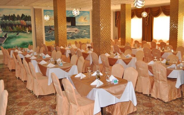 Royal Beach Hotel
