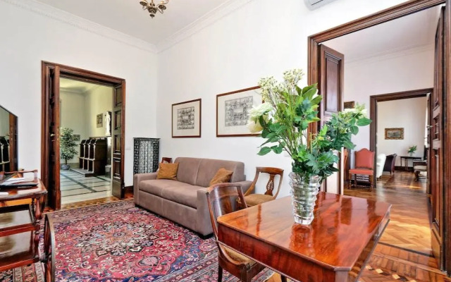 Prestigious Apartment Via Veneto