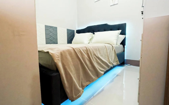 Sapphira Manor Luxurious Condo by the Bay