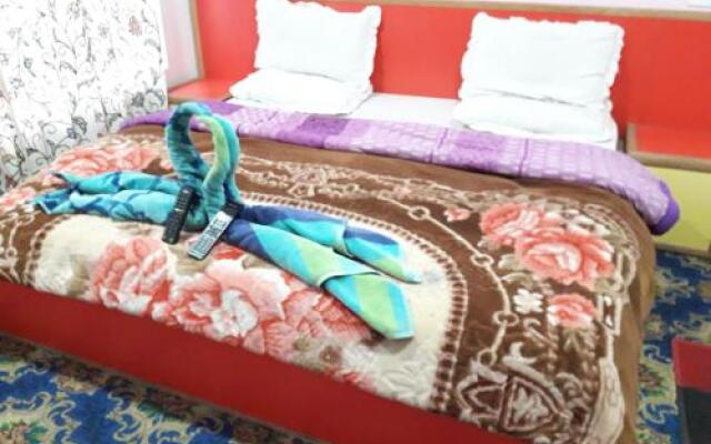 Holiday Inn Guest House