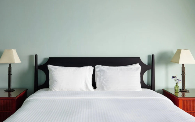 The Harbor Front Inn