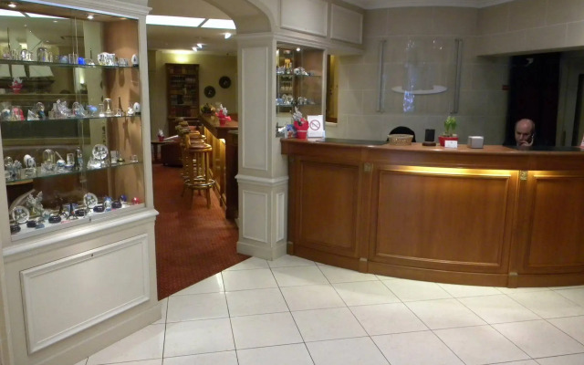 Hotel Champerret Elysees