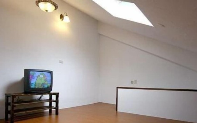 Nunu Haus Guest House