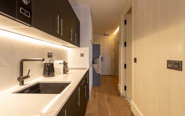 Bilbao Metropolitan Apartments by Urban Hosts