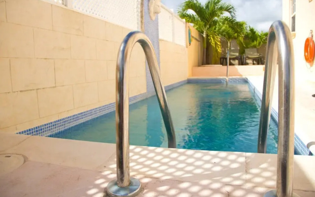 Apartment With Pool Near Golf Course And Oistins
