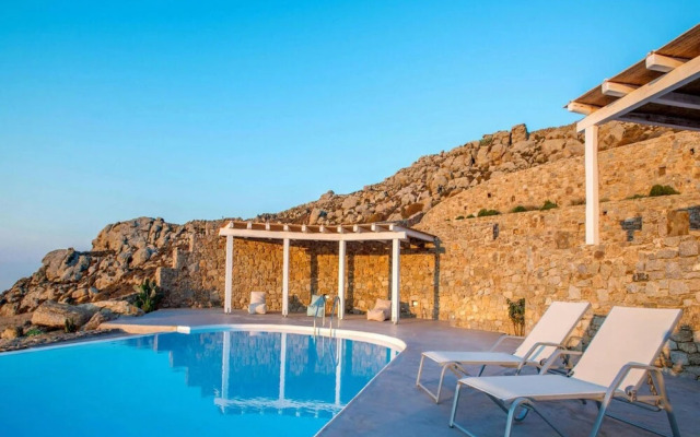 Elegant Villa With View