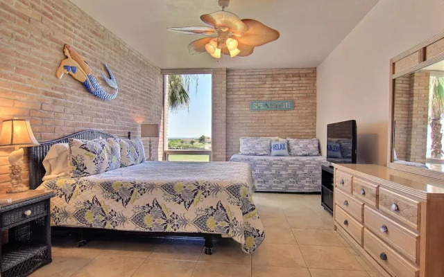 Channelview 103